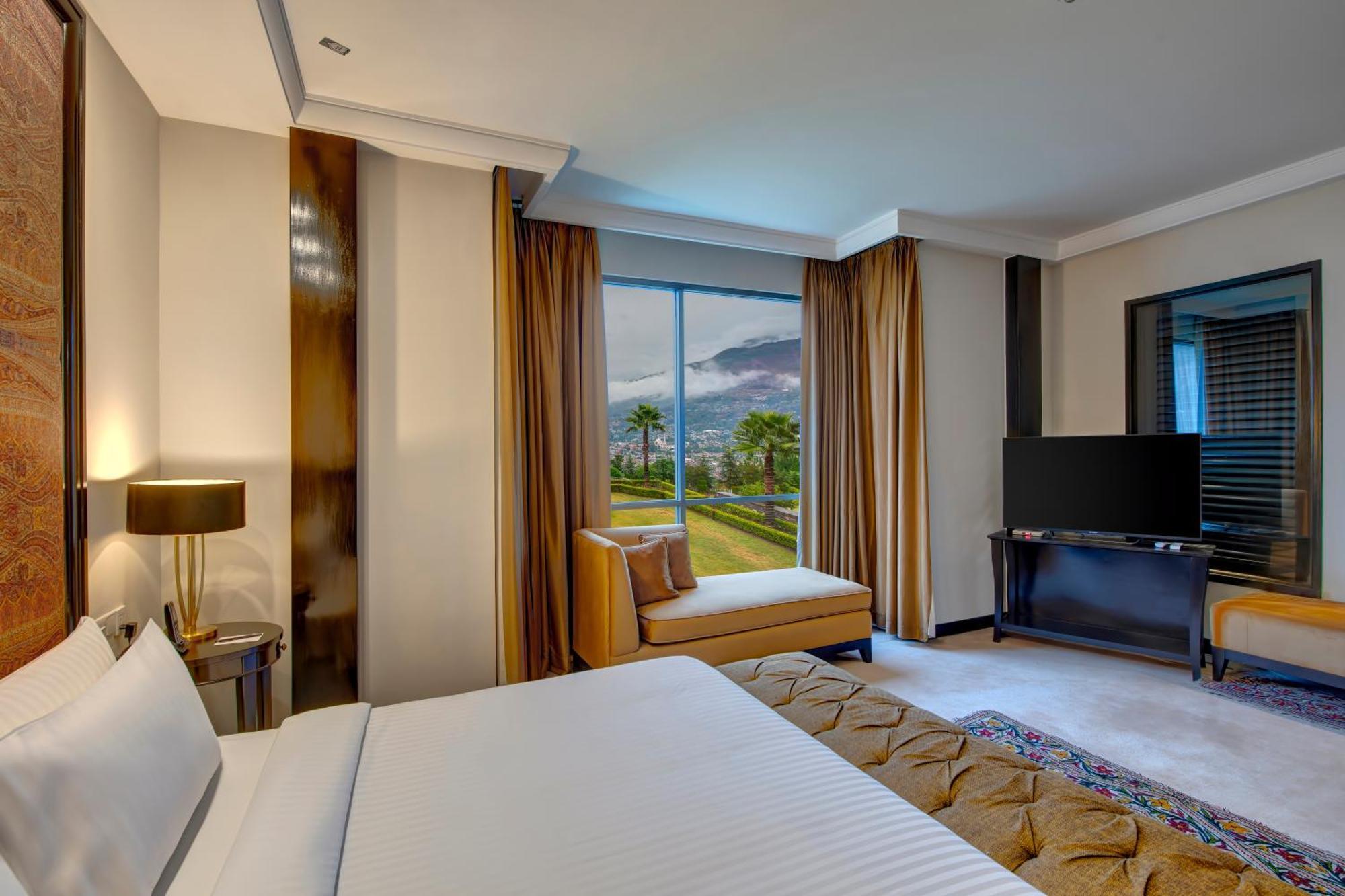 Pearl Continental Hotel, Muzaffarabad Zewnętrze zdjęcie